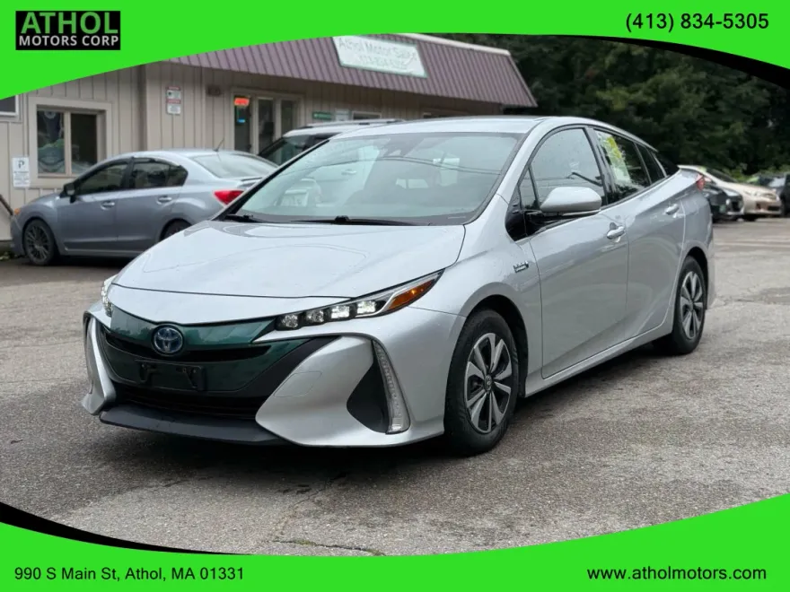 2017 Toyota Prius Prime Plus LE photo 1