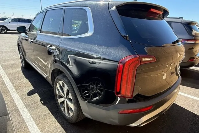 2022 Kia Telluride S photo 1