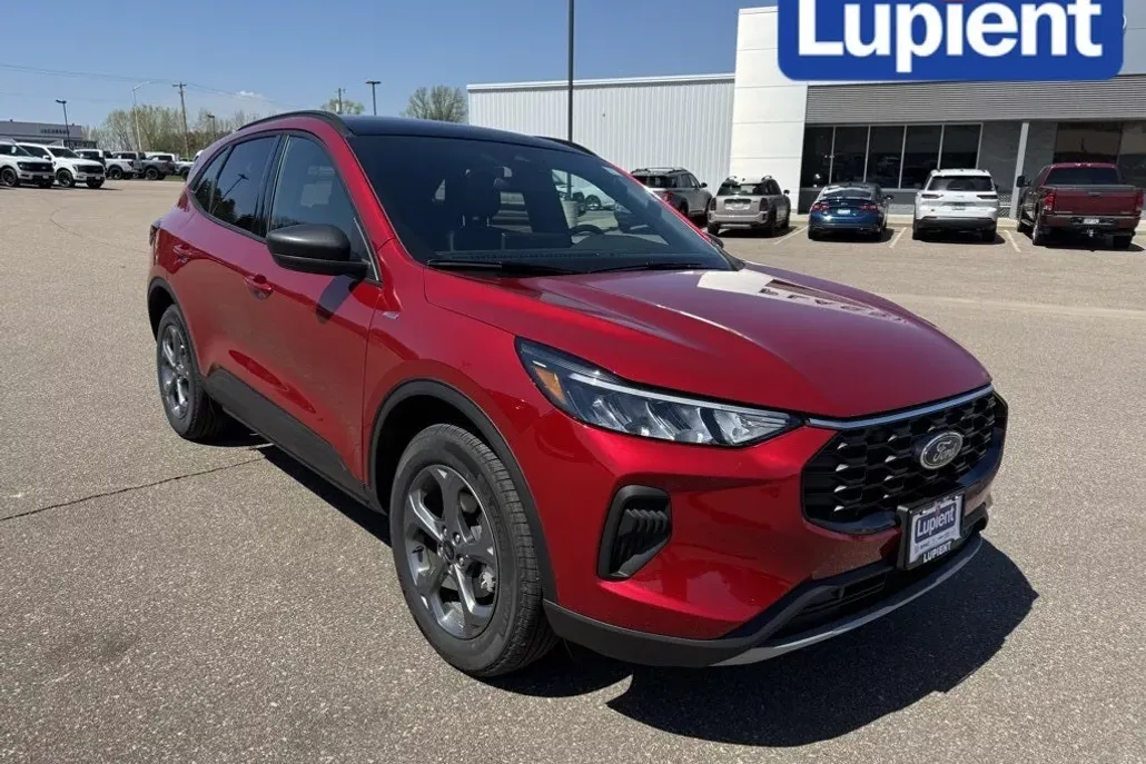 2025 Ford Escape ST-Line photo 1