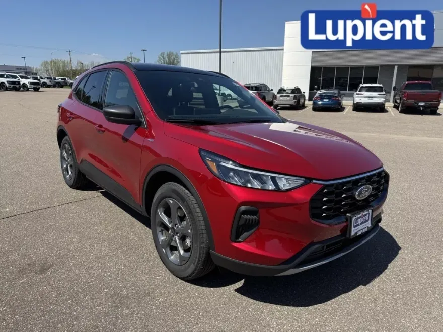 2025 Ford Escape ST-Line photo 1