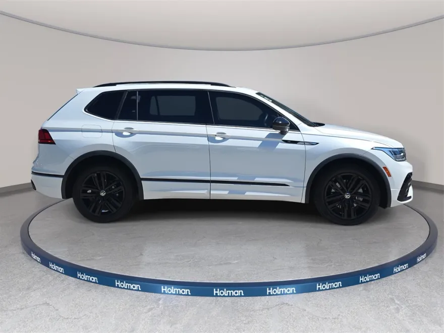 2022 Volkswagen Tiguan SE R-Line Black photo 1