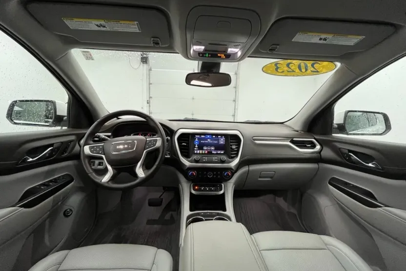 2023 Gmc Acadia SLT photo 1