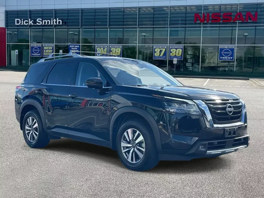 2022 Nissan Pathfinder SL photo 1