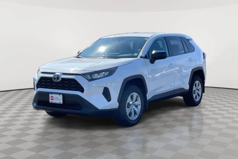 2022 Toyota RAV4 LE photo 1