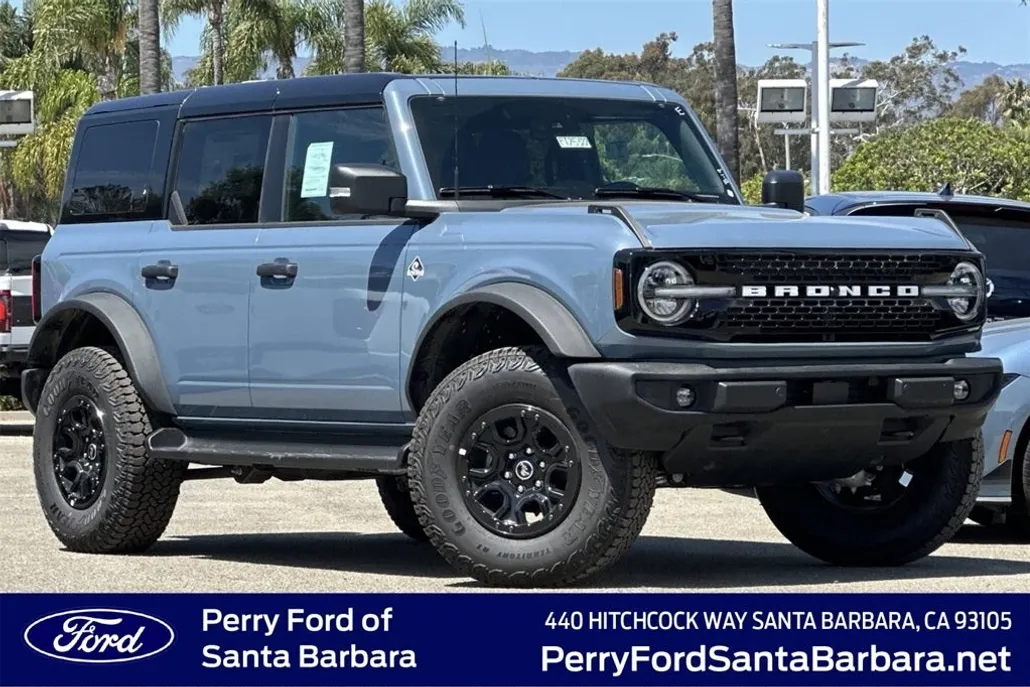 2025 Ford Bronco Outer Banks photo 1