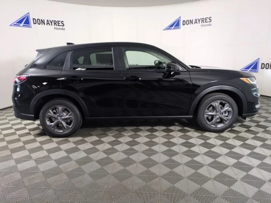 2026 Honda HR-V LX photo 1