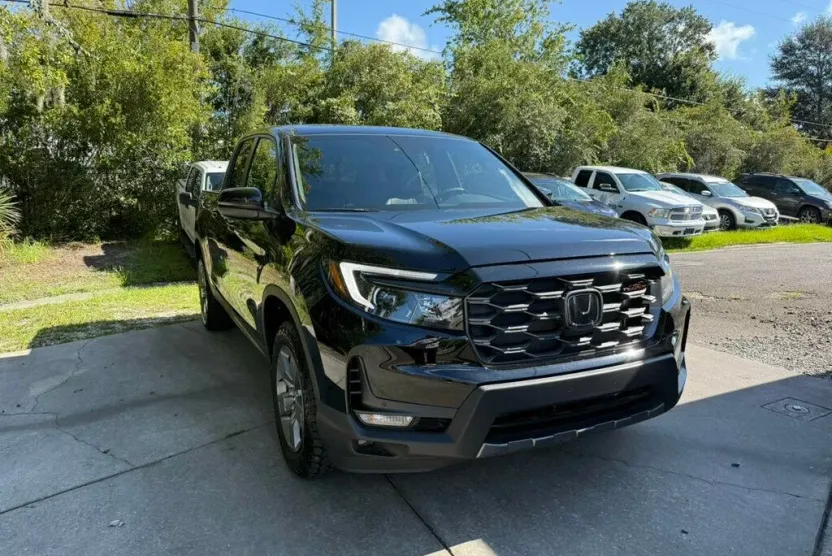 2025 Honda Ridgeline TrailSport photo 1