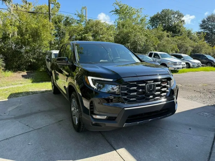 2025 Honda Ridgeline TrailSport photo 1