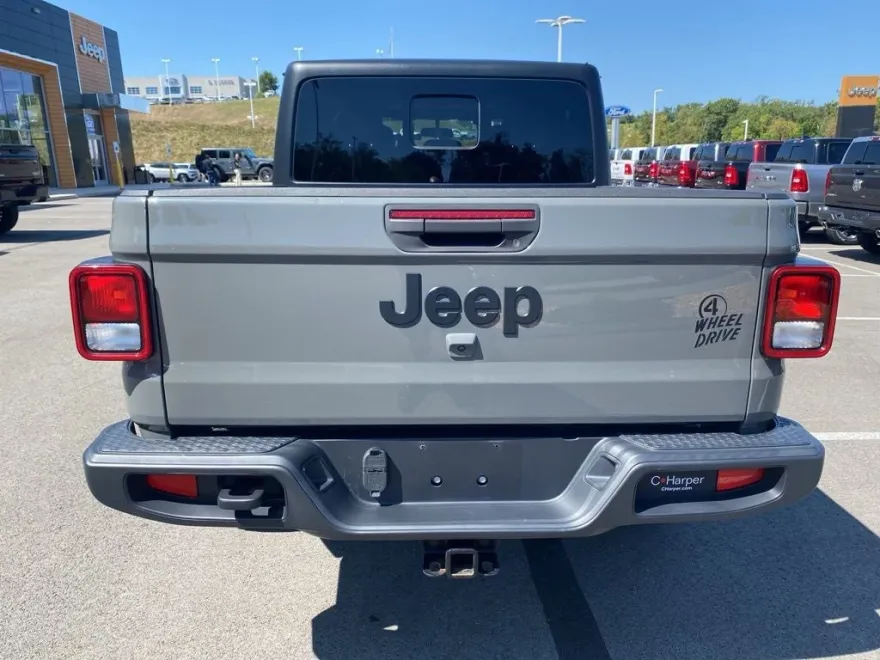 2022 Jeep Gladiator Willys photo 1