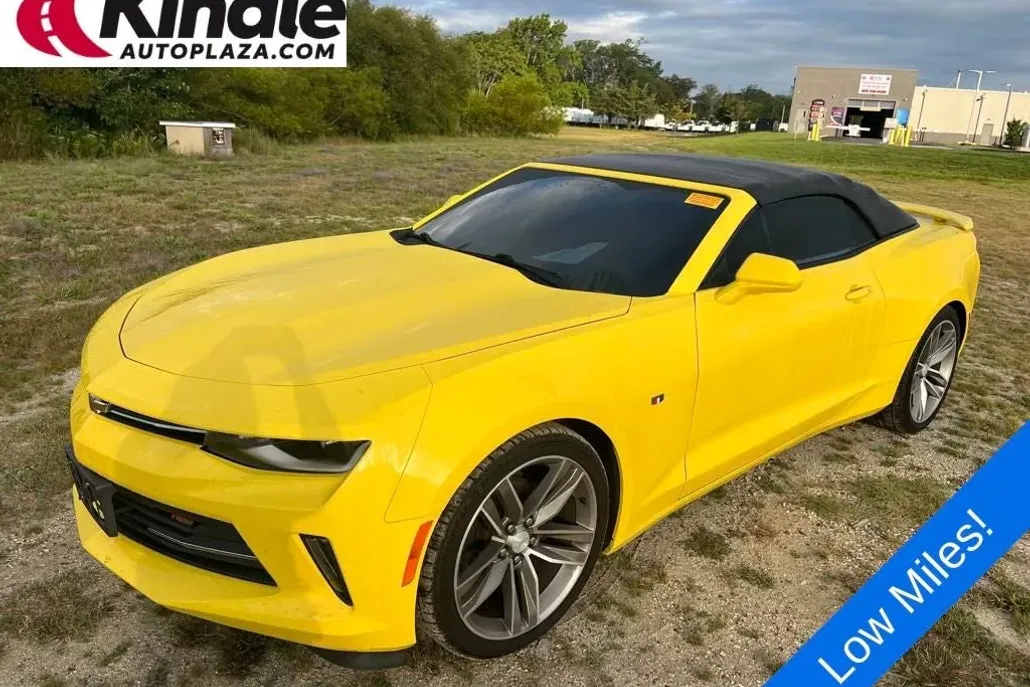 2016 Chevrolet Camaro 1LT photo 1