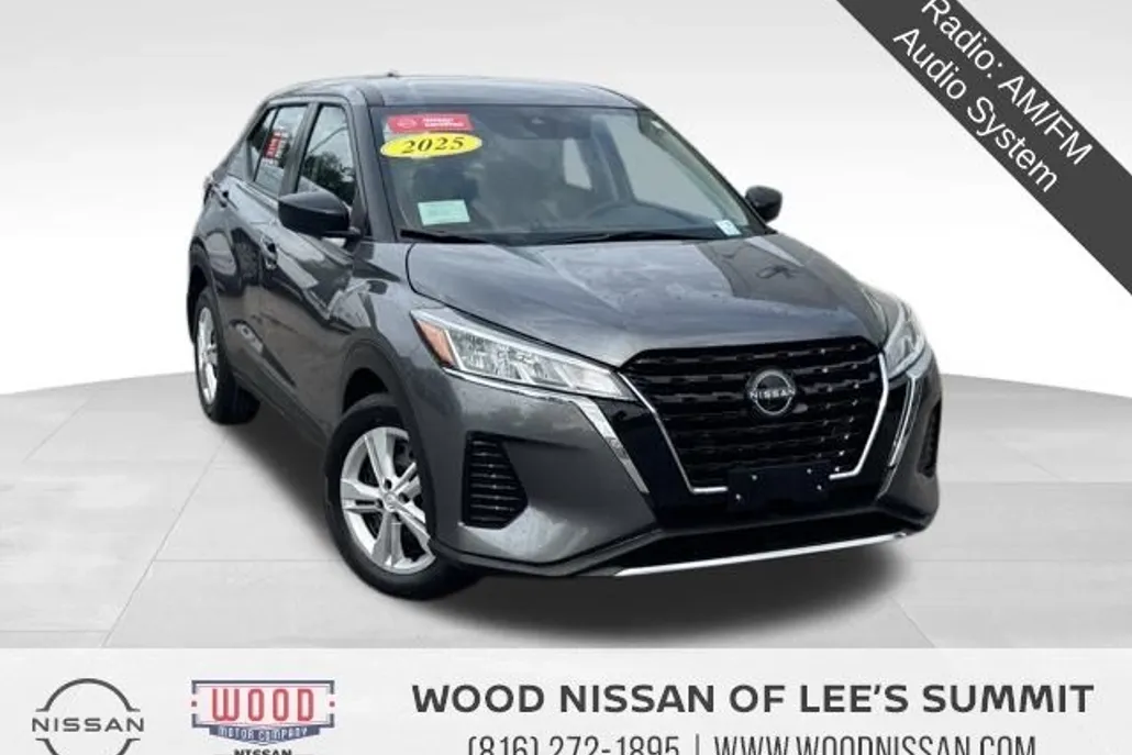 2025 Nissan Kicks Play S photo 1