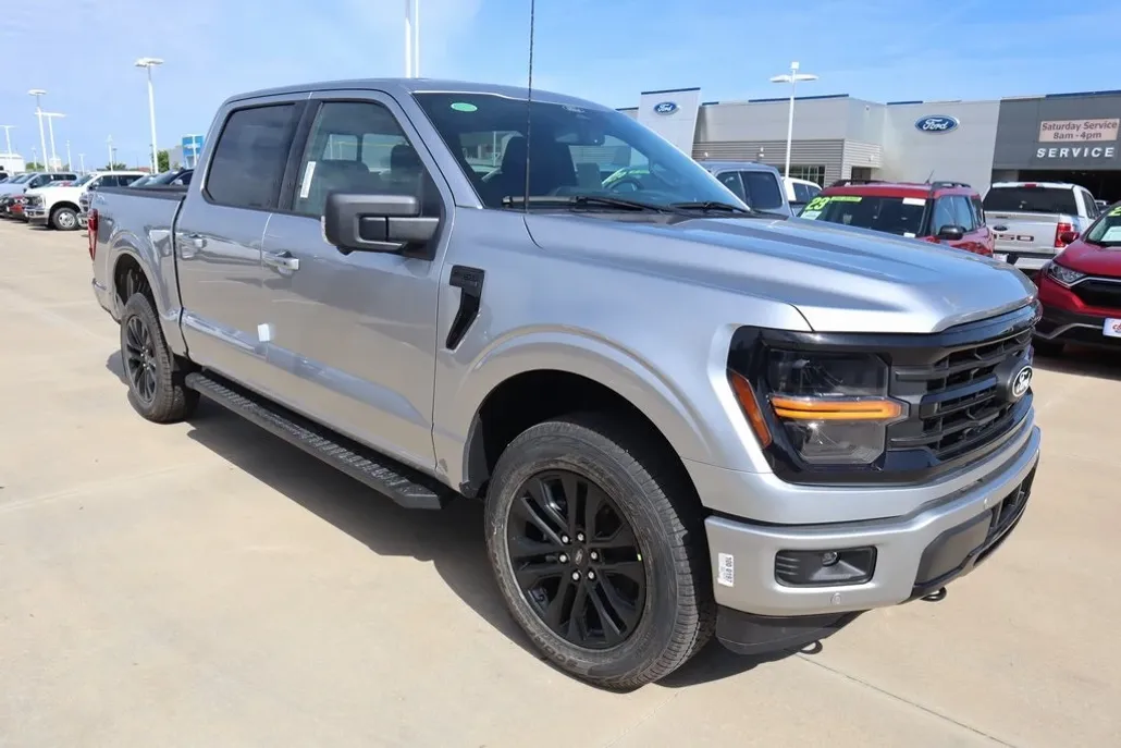 2025 Ford F-150 XLT photo 1
