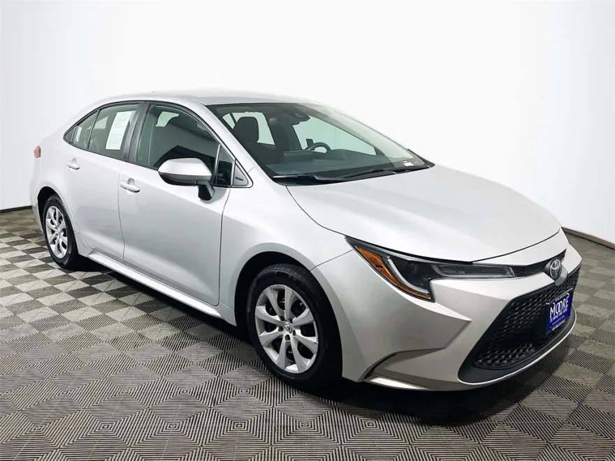 2022 Toyota Corolla LE photo 1
