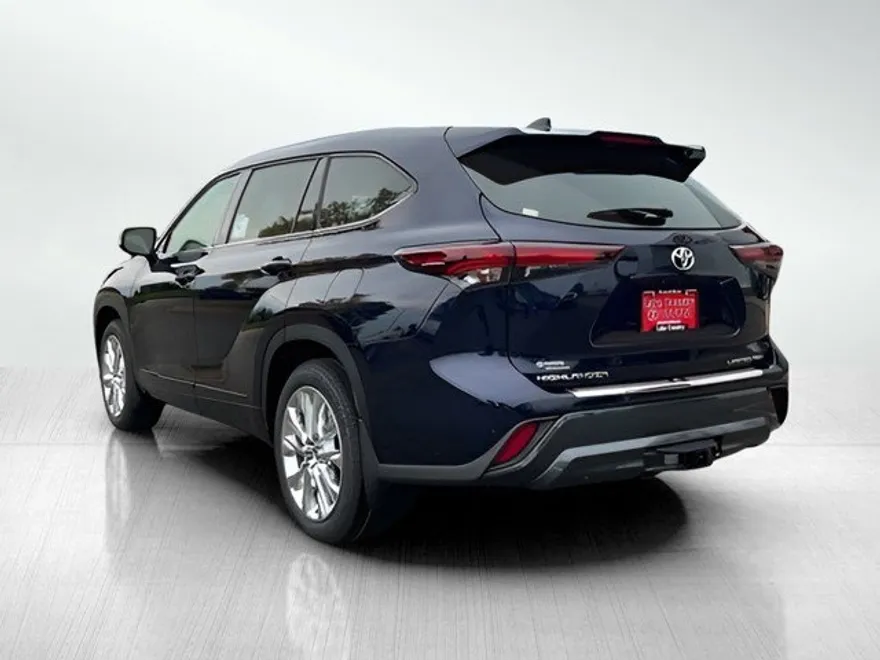 2025 Toyota Highlander Limited photo 1