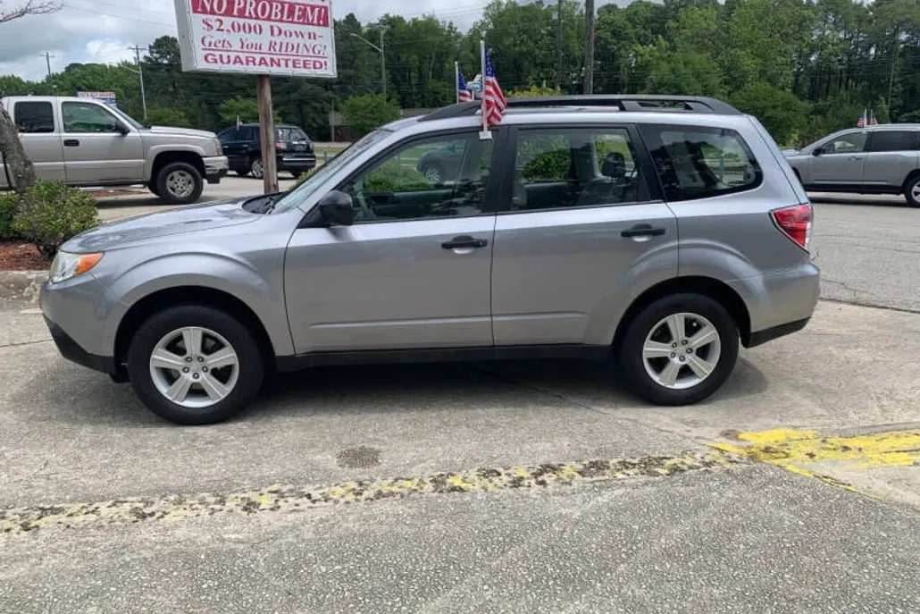 2010 Subaru Forester 2.5X photo 1