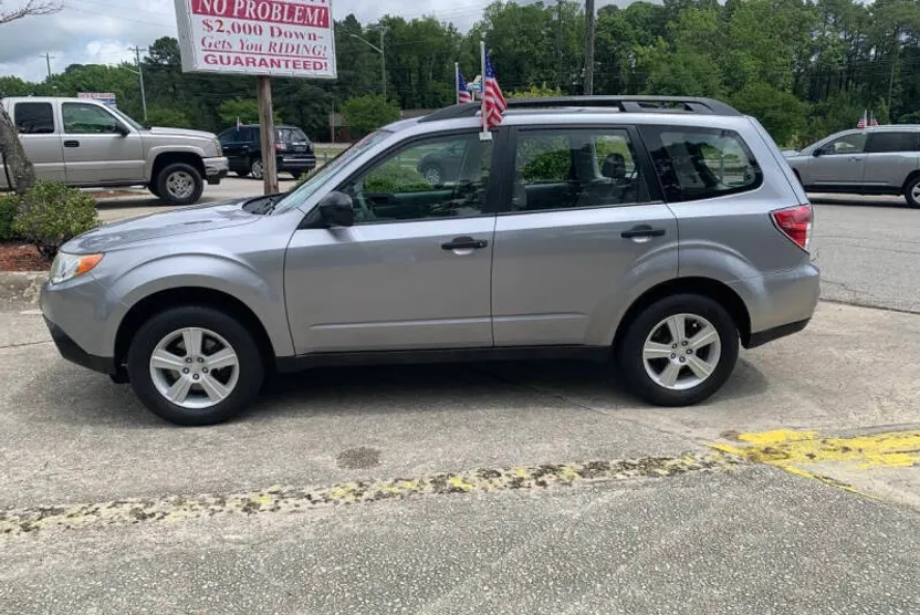 2010 Subaru Forester 2.5X photo 1
