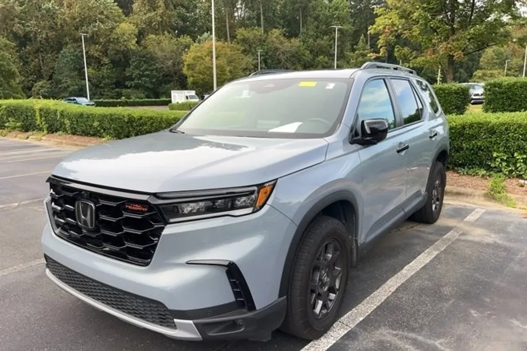 2023 Honda Pilot TrailSport photo 1