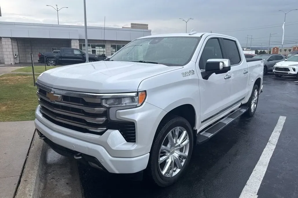 2022 Chevrolet Silverado 1500 High Country photo 1