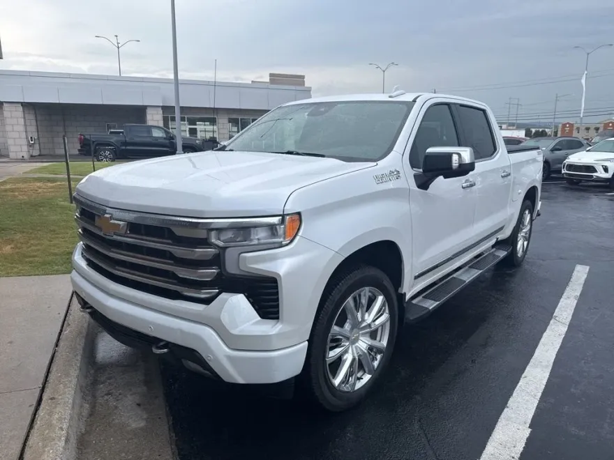 2022 Chevrolet Silverado 1500 High Country photo 1