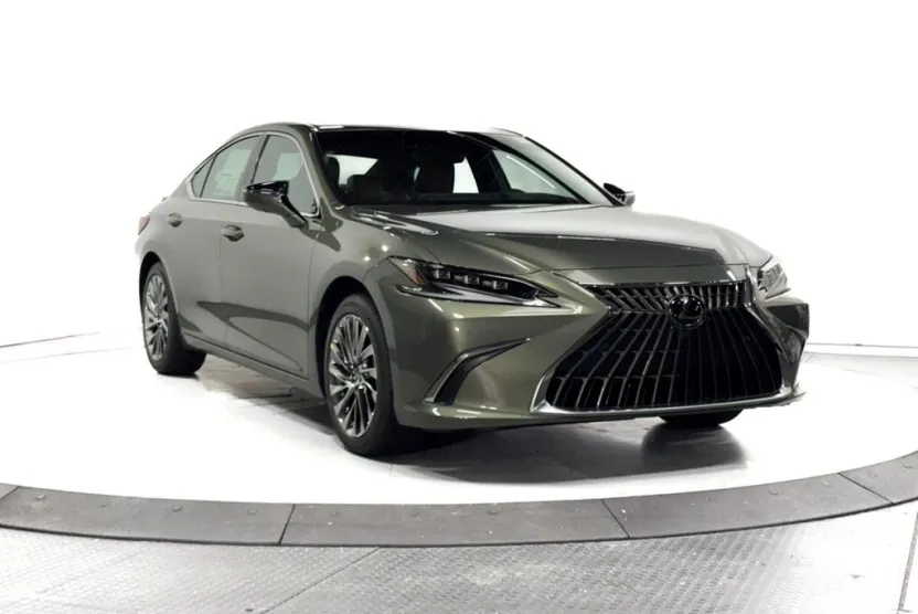 2025 Lexus ES 300h Ultra Luxury photo 1