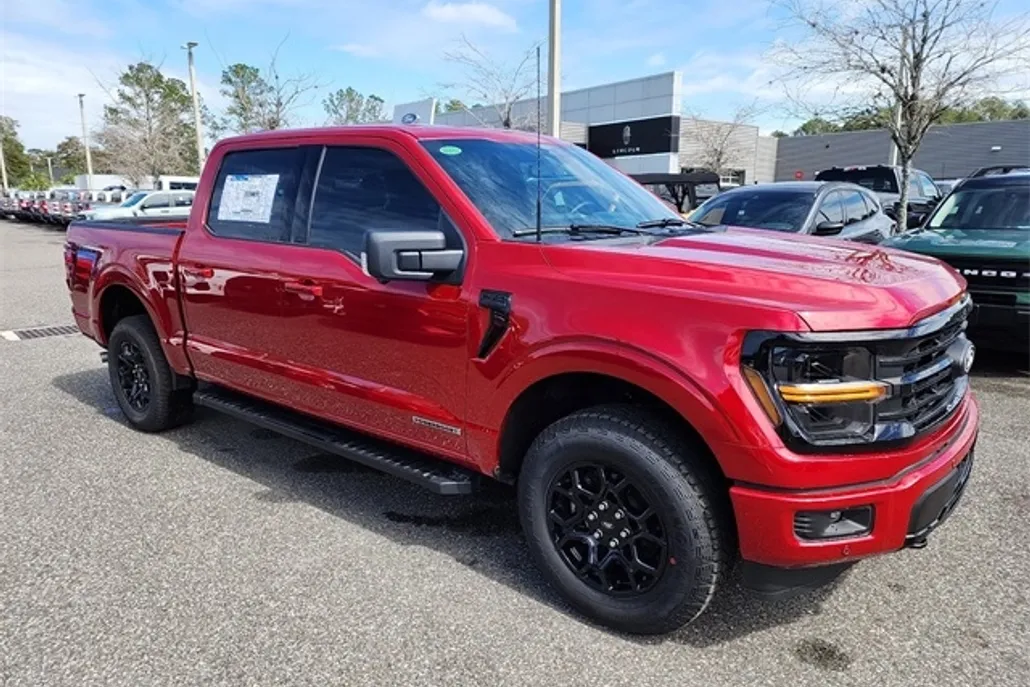 2025 Ford F-150 XLT photo 1