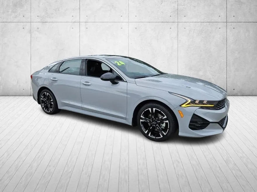 2024 Kia K5 GT-Line photo 1