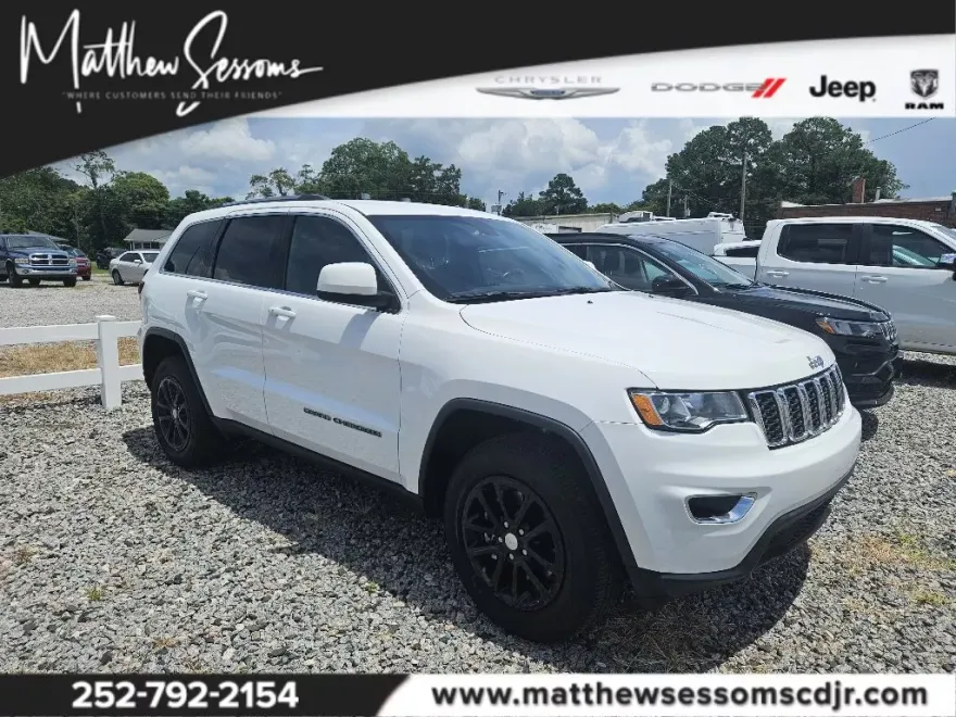 2021 Jeep Grand Cherokee Laredo photo 1