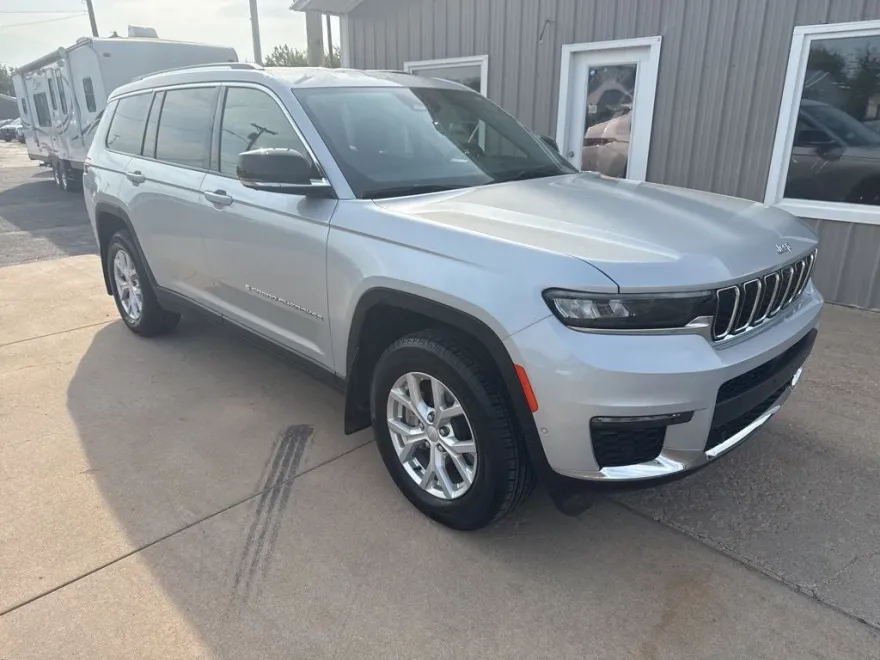 2023 Jeep Grand Cherokee Limited photo 1