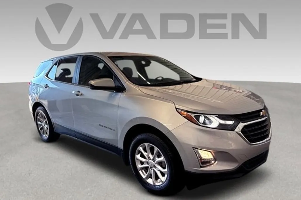 2021 Chevrolet Equinox LT photo 1