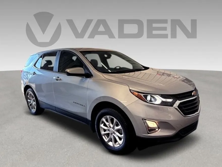 2021 Chevrolet Equinox LT photo 1