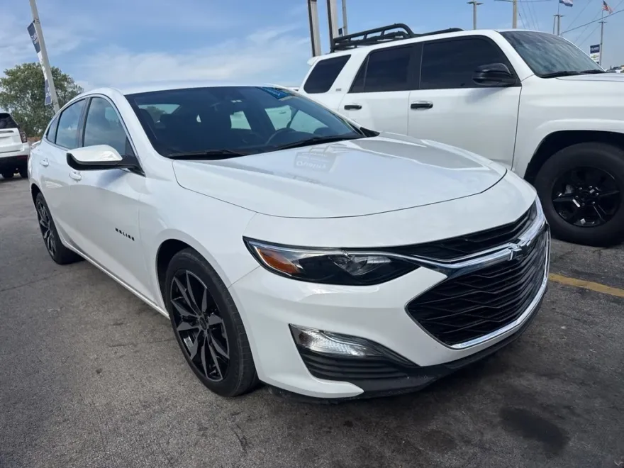 2024 Chevrolet Malibu RS photo 1