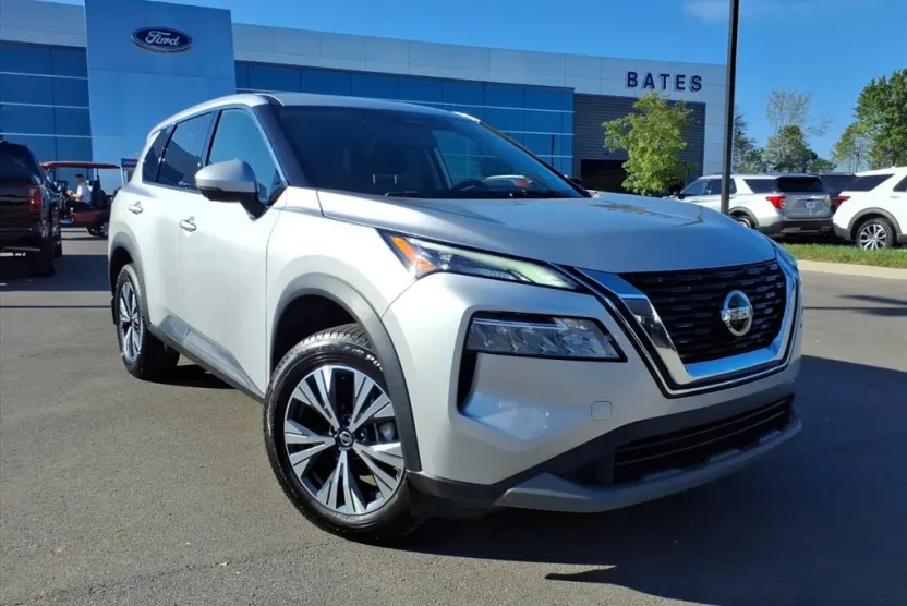 2021 Nissan Rogue SV photo 1