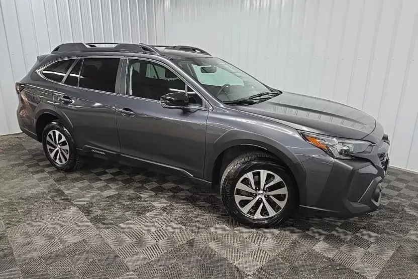 2025 Subaru Outback Premium photo 1