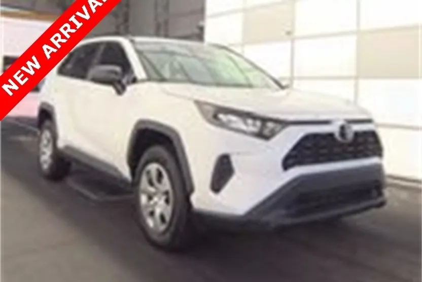 2021 Toyota RAV4 LE photo 1