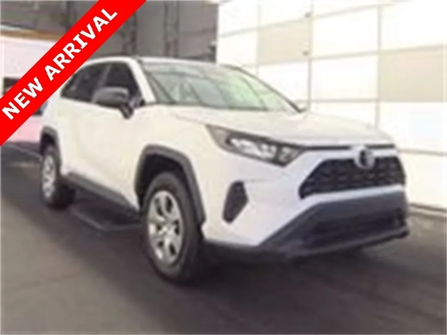 2021 Toyota RAV4 LE photo 1