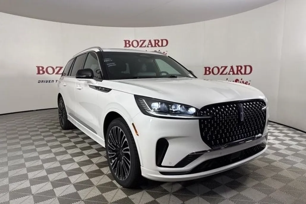 2025 Lincoln Aviator Black Label photo 1