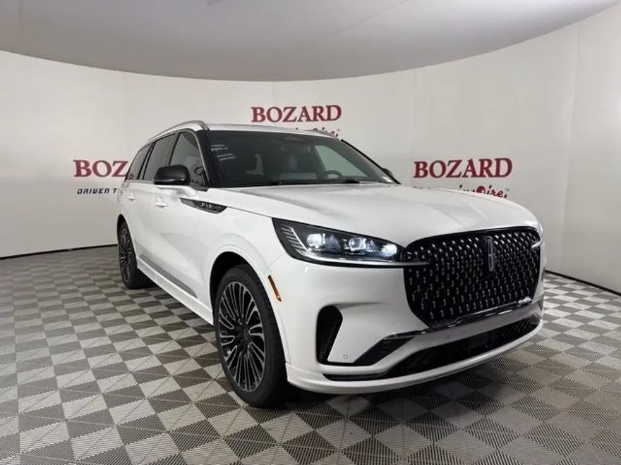2025 Lincoln Aviator Black Label photo 1