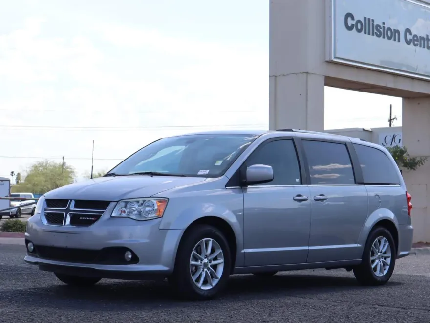 2019 Dodge Grand Caravan SXT photo 1