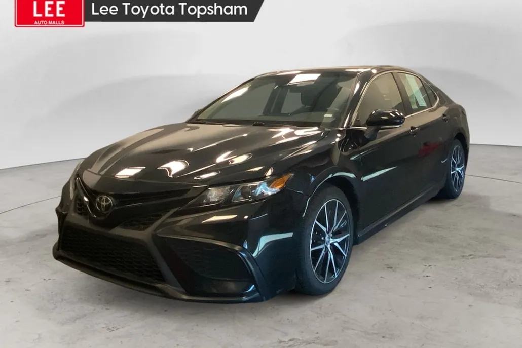 2023 Toyota Camry SE photo 1