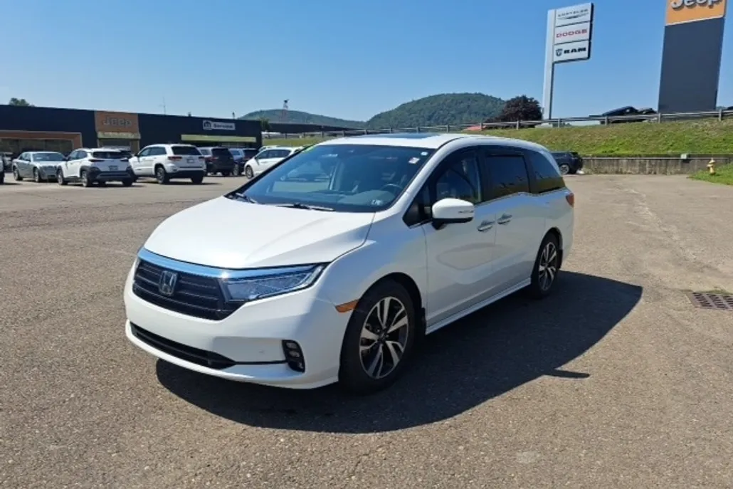 2024 Honda Odyssey Touring photo 1