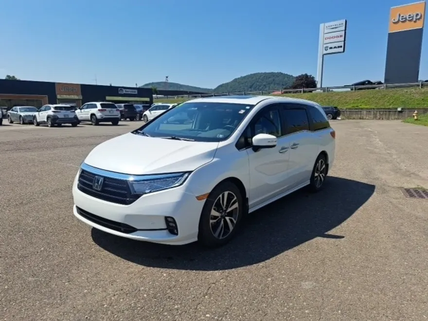 2024 Honda Odyssey Touring photo 1