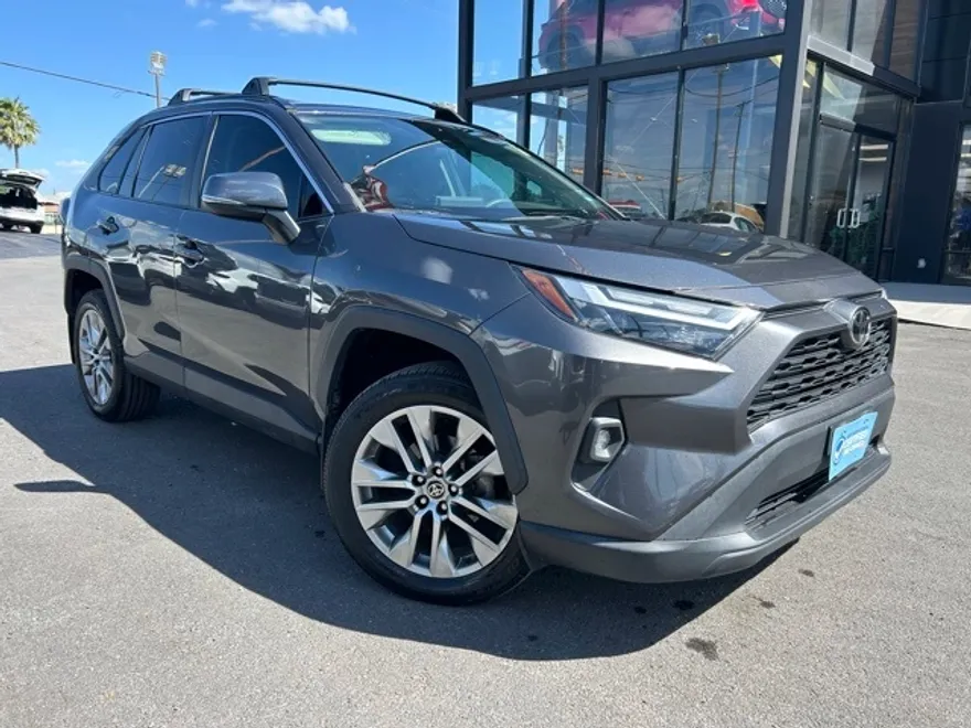 2022 Toyota RAV4 XLE Premium photo 1