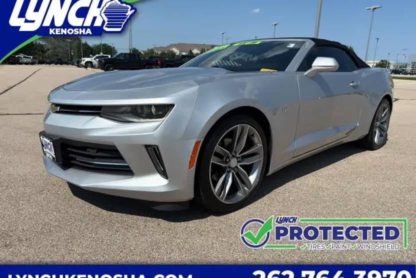 2017 Chevrolet Camaro 1LT photo 1