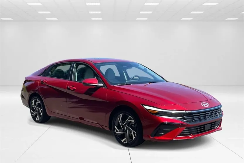 2025 Hyundai Elantra Limited photo 1