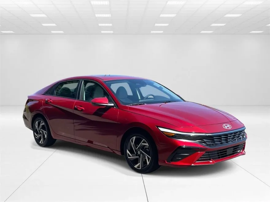 2025 Hyundai Elantra Limited photo 1