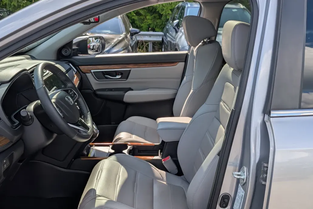 2022 Honda CR-V Touring photo 1