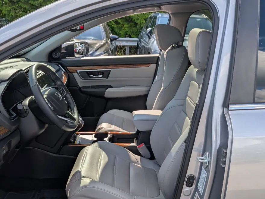 2022 Honda CR-V Touring photo 1
