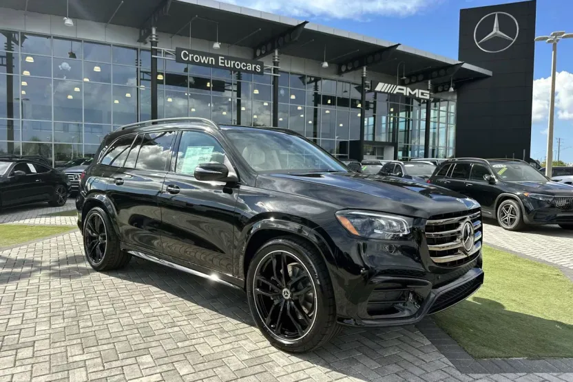 2026 Mercedes Benz GLS 450 4MATIC photo 1