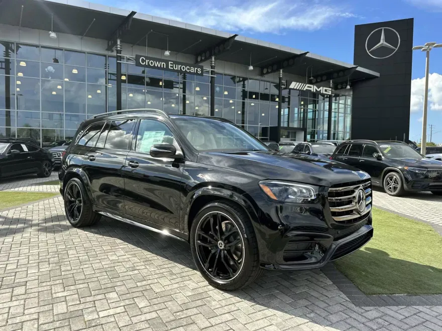 2026 Mercedes Benz GLS 450 4MATIC photo 1