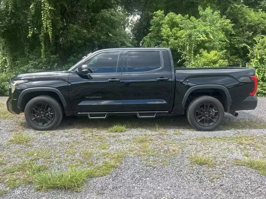 2022 Toyota Tundra SR5 photo 1